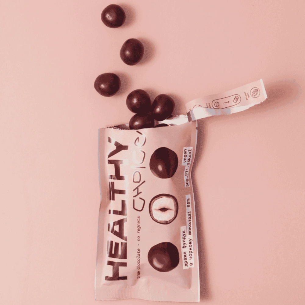 HEALTHY CHOICE Драже фундук в чорному шоколаді 50g - фото №1 HEALTHY CHOICE Драже фундук в чорному шоколаді 50g - фото №1